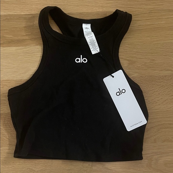 ALO Yoga Tops - NWT ALO Yoga Aspire Women's Black crop Tank Top